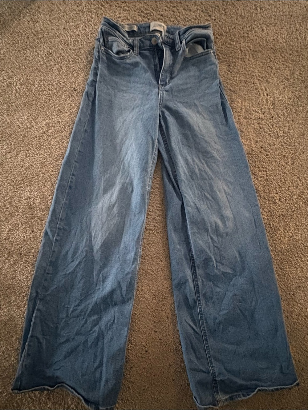 Universal Thread High-Rise Wide Leg Jeans in Light Blue Wash